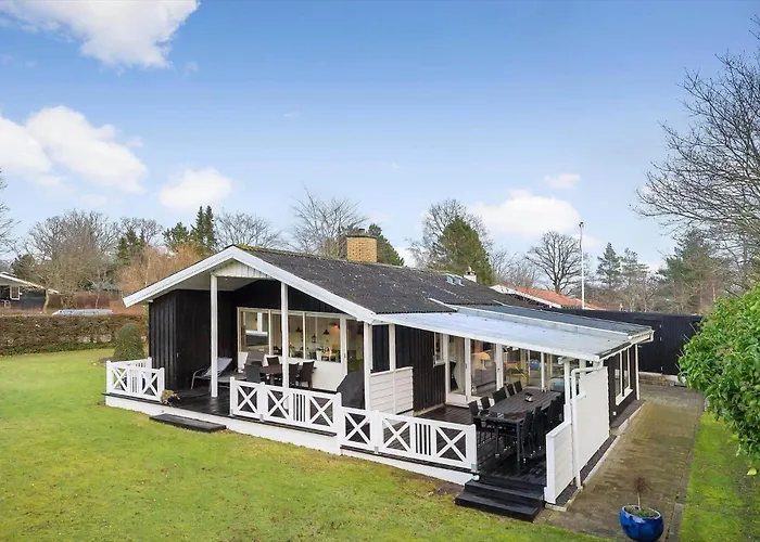 30392-odder-delfinvej-5 Дом отдыха *