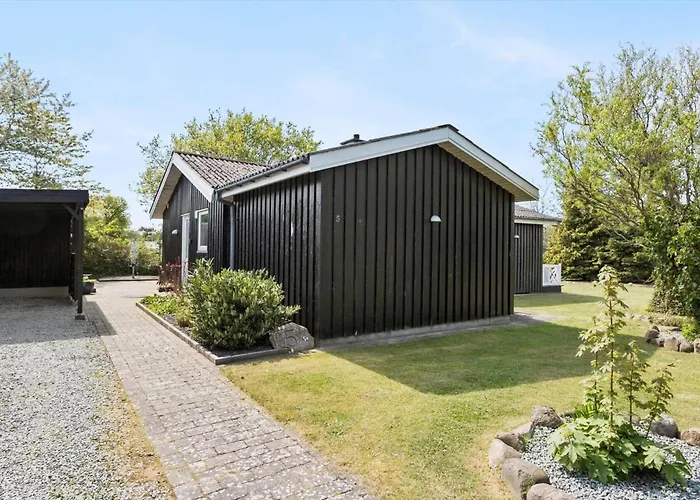 30392-odder-delfinvej-5 Дом отдыха *